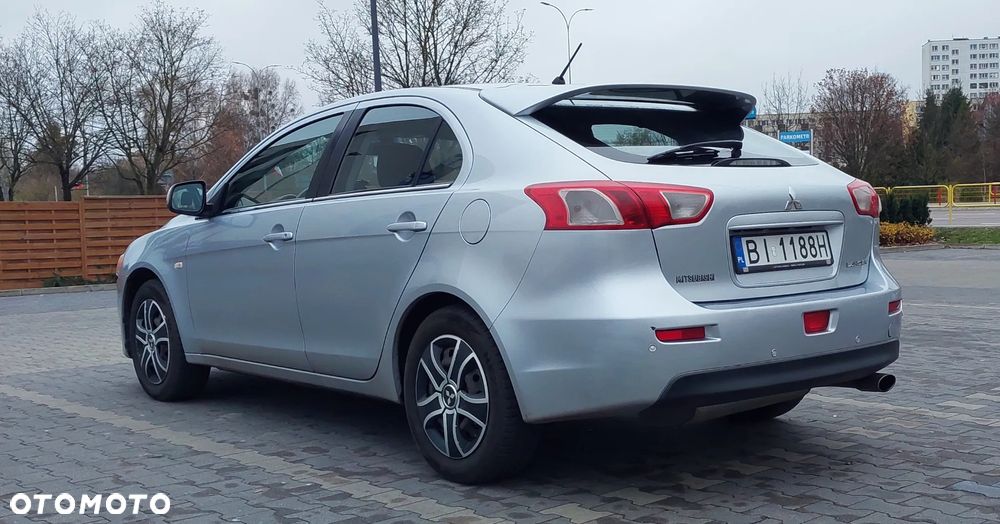 Mitsubishi Lancer 1.8 Invite - 5