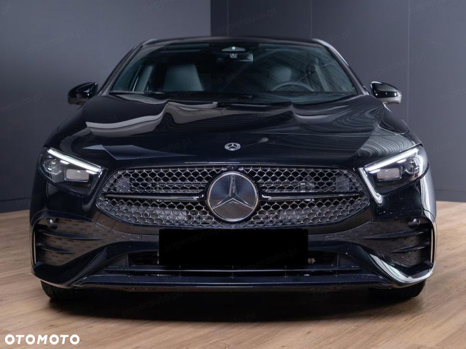 Mercedes-Benz Klasa A 200 AMG Line 7G-DCT - 3