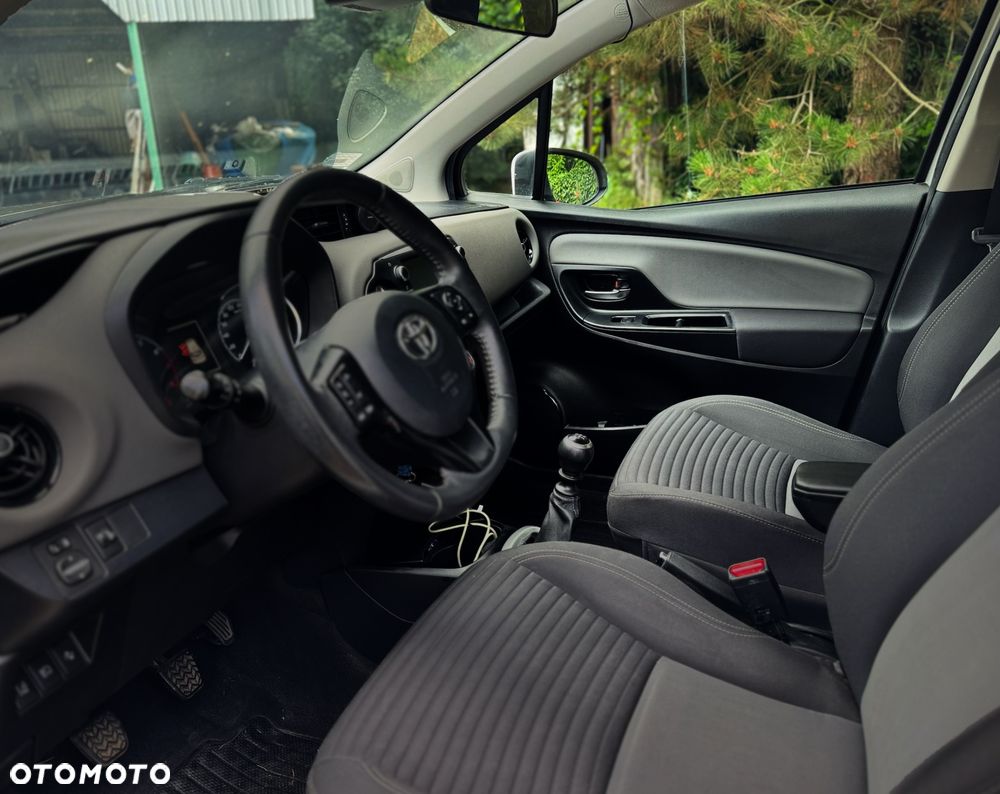 Toyota Yaris 1.5 Premium - 11