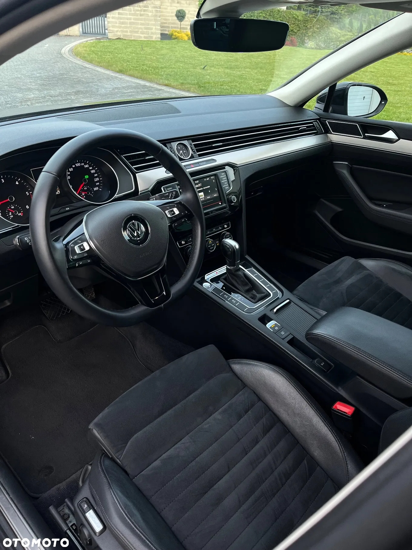Volkswagen Passat Variant 2.0 TDI SCR 4Motion DSG Highline - 9