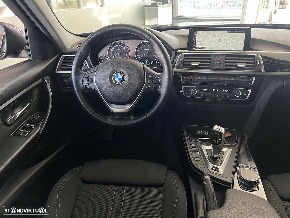 BMW 330 e iPerformance - 10