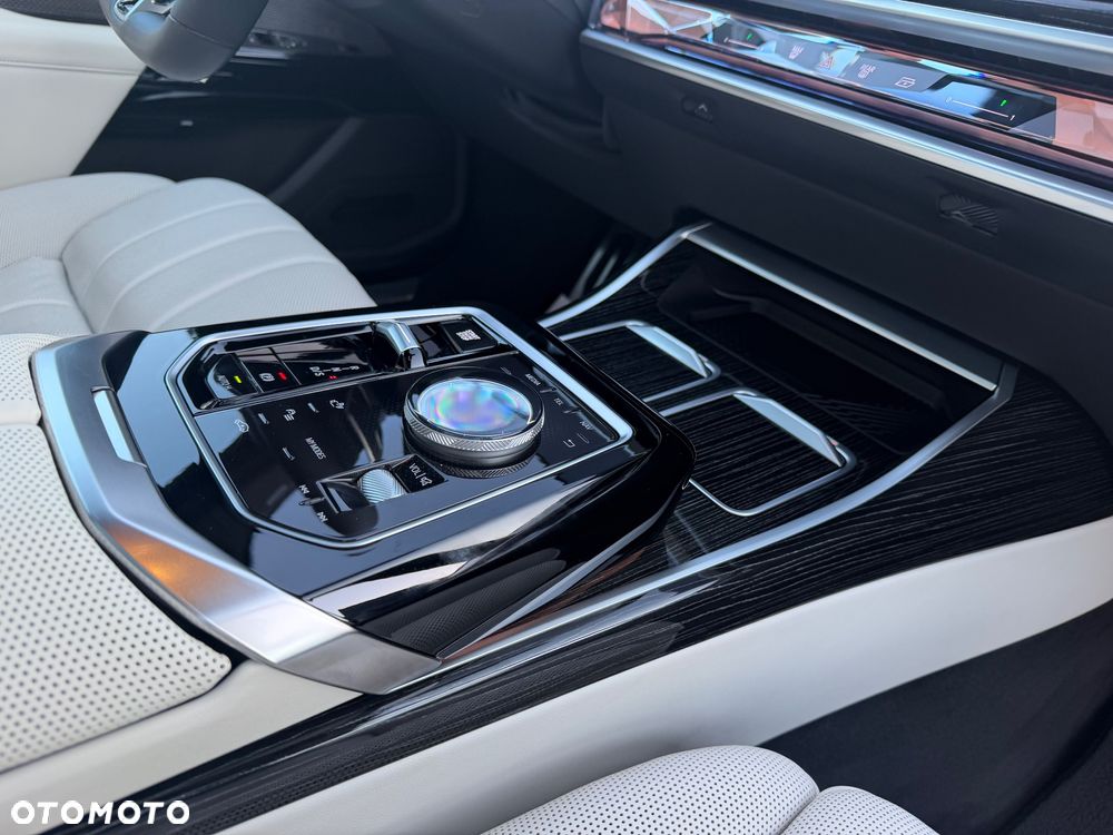 BMW Seria 7 740d xDrive mHEV sport - 30