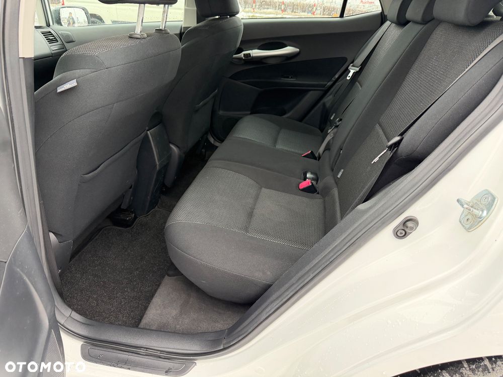 Toyota Auris 1.8 HSD Luna - 12