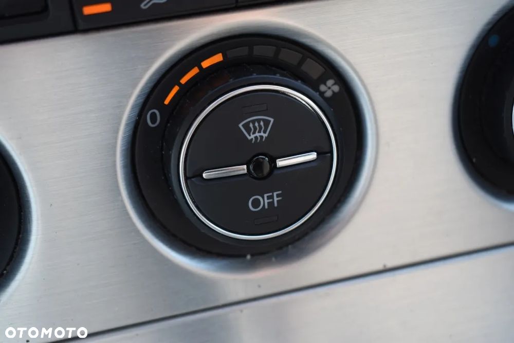 Volkswagen Passat - 19