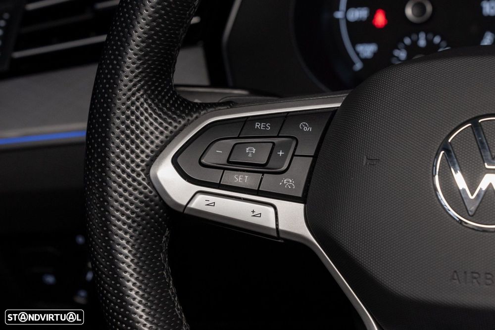 VW Passat Variant - 16