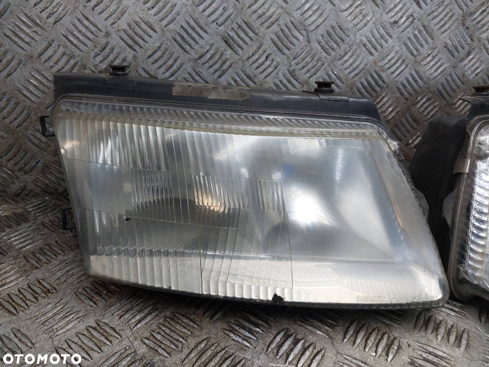 LAMPA LEWY PRZÓD + PRAWY PRZÓD VW PASSAT B5 EU EUROPA - 2
