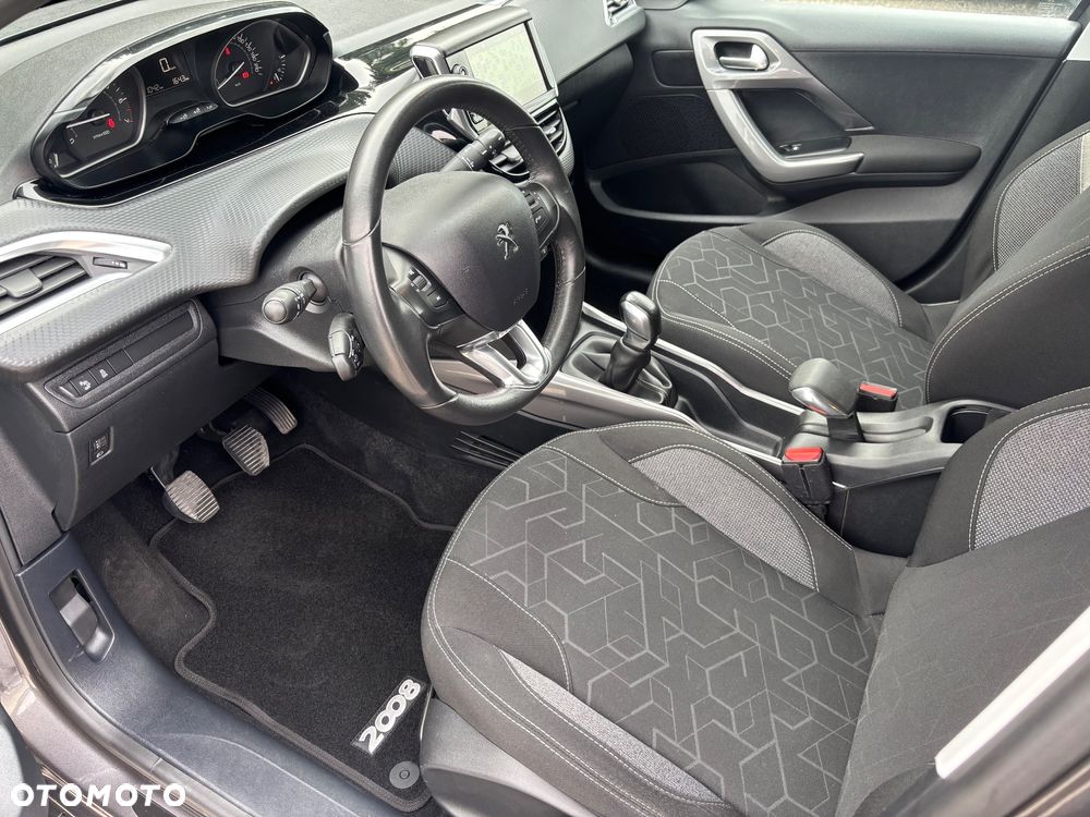 Peugeot 2008 - 11