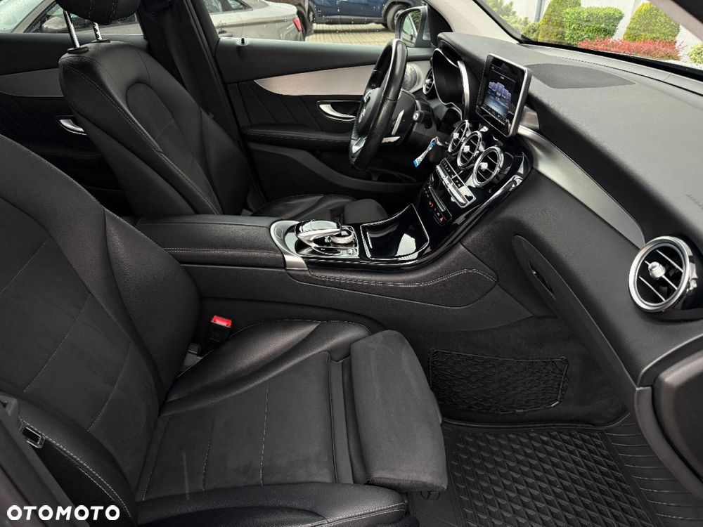 Mercedes-Benz GLC 220 d 4Matic 9G-TRONIC - 29