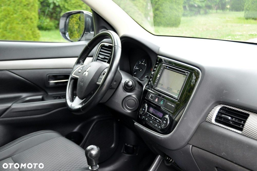 Mitsubishi Outlander - 19