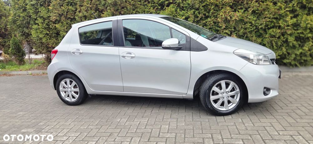 Toyota Yaris 1.33 VVT-i Executive - 16