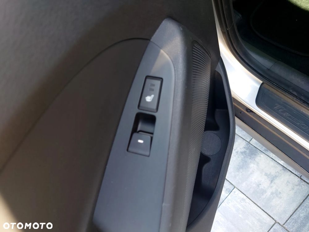 Hyundai Tucson 1.7 CRDI BlueDrive Style 2WD - 9