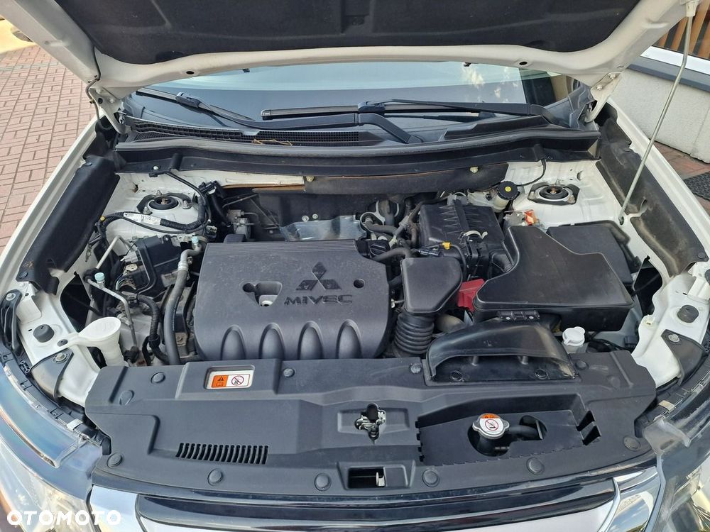 Mitsubishi Outlander - 31