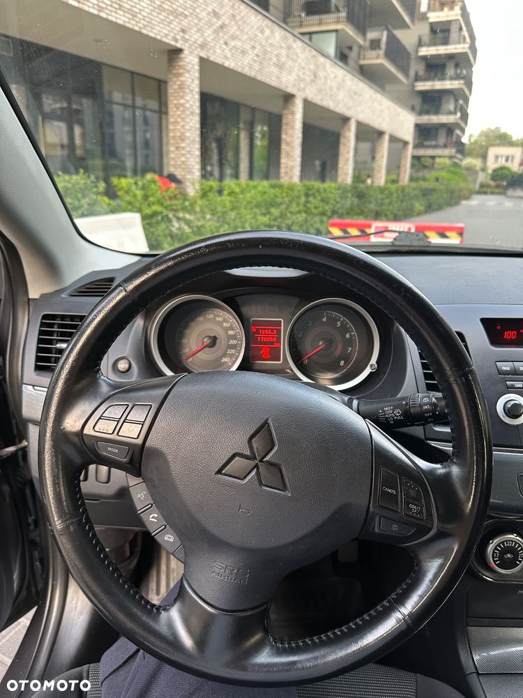 Mitsubishi Lancer 1.8 Intense - 13