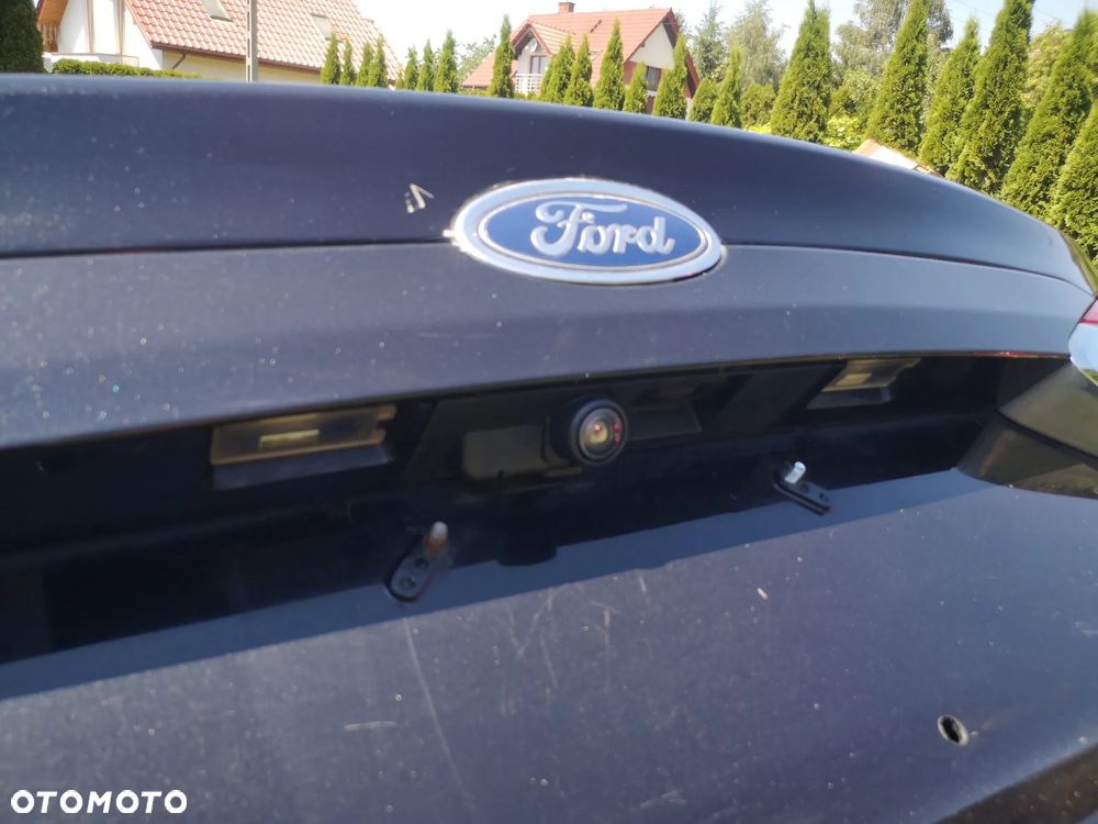 Ford Fusion - 35