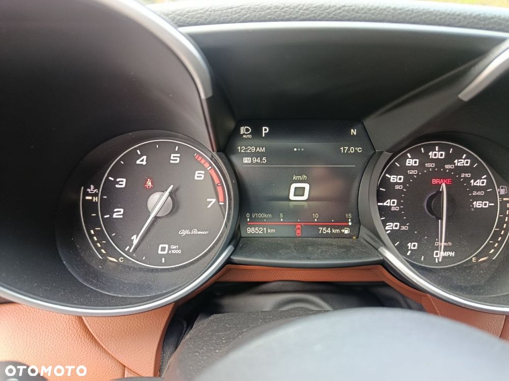 Alfa Romeo Giulia 2.0 Turbo 16V AT8-Q4 Sprint - 9