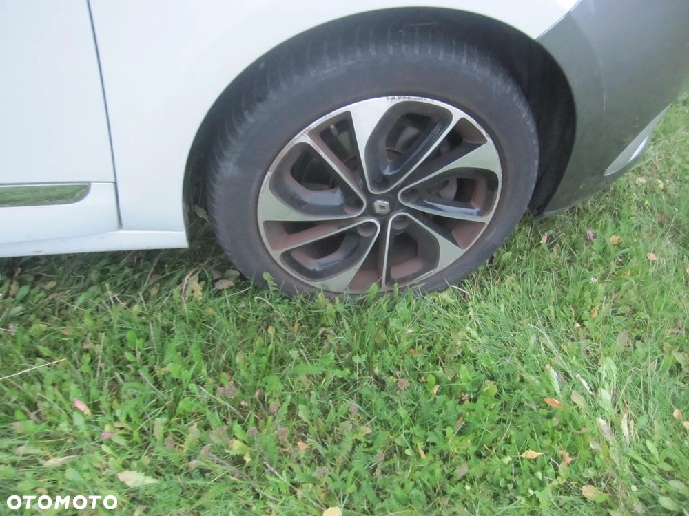 Renault Scenic Energy TCe 130 S&S Bose Edition - 17