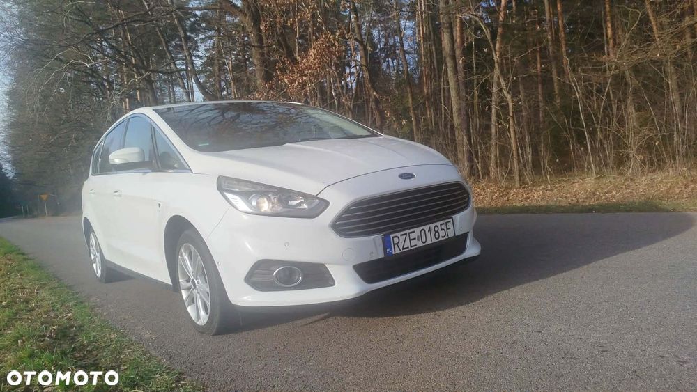 Ford S-Max - 13