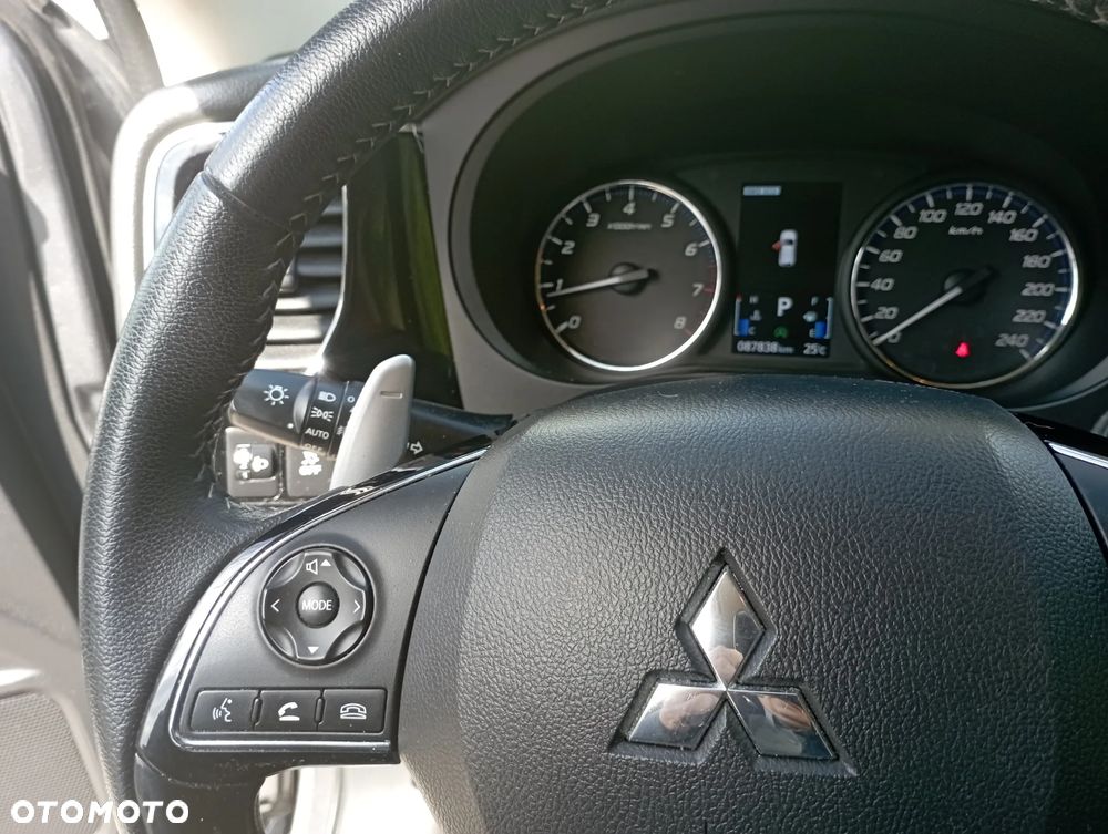 Mitsubishi Outlander 2.0 Intense 4WD CVT - 16