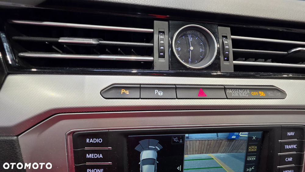 Volkswagen Passat - 23