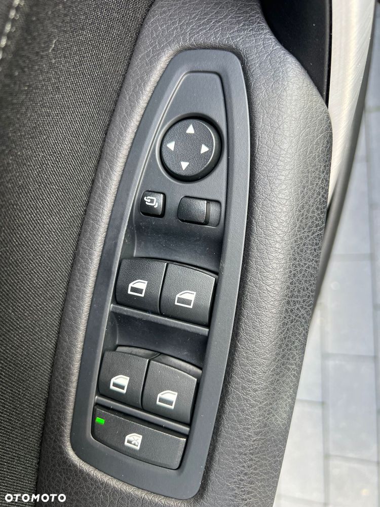 BMW Seria 1 118d xDrive Sport Line - 23