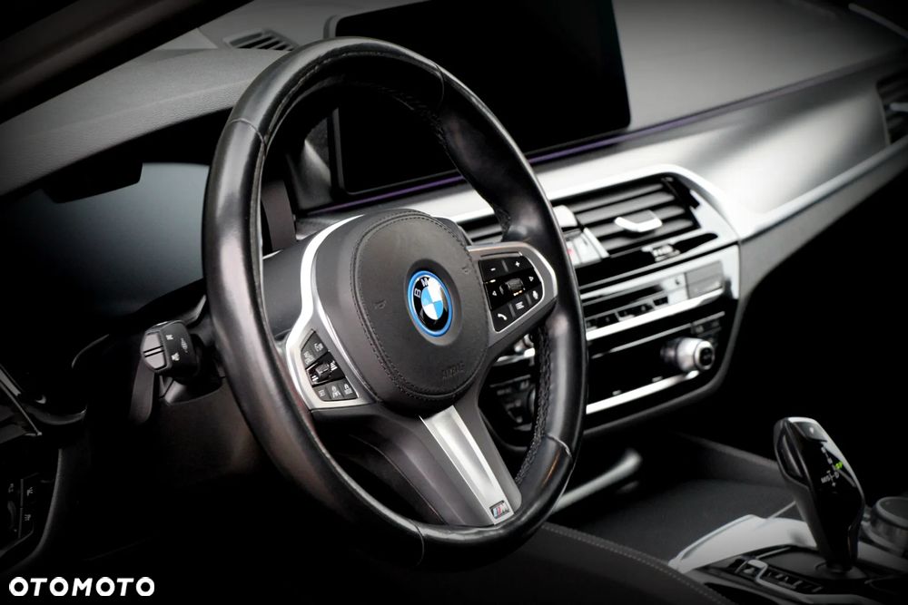 BMW Seria 5 530e xDrive M Sport sport - 21