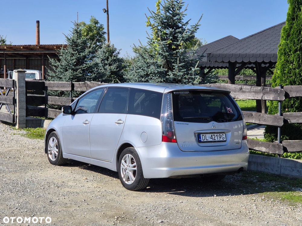 Mitsubishi Grandis 2.0 DID Intense - 4