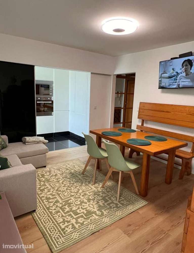 Apartamento T3 (convertido em T4) com 2 casas de banho em Ramalde - Grande imagem: 3/13