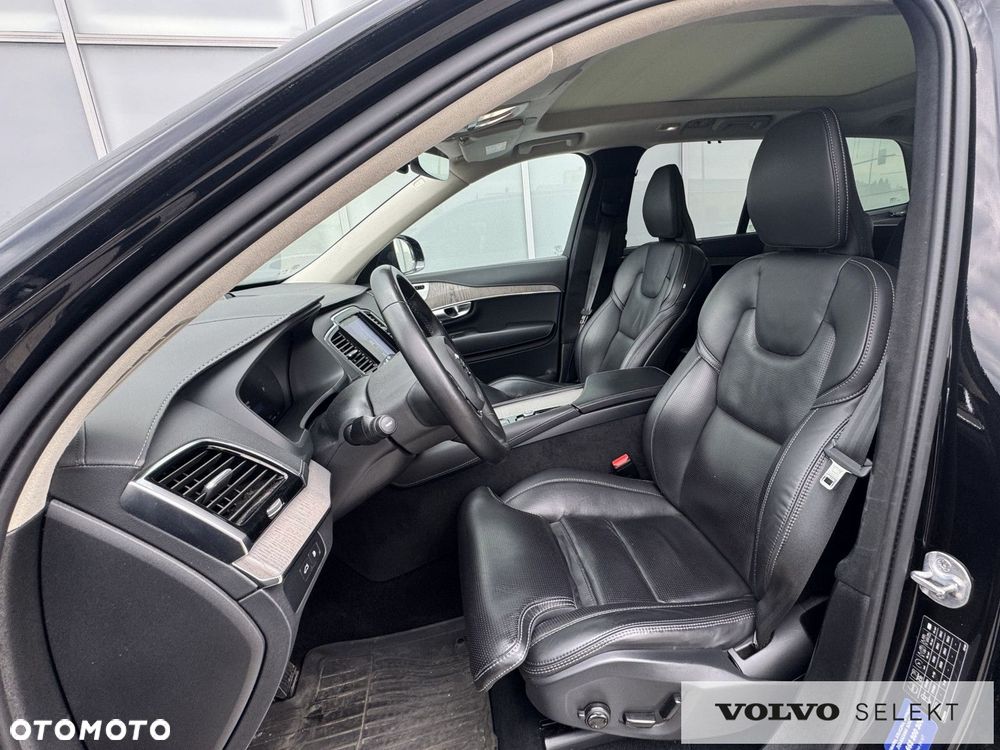 Volvo XC 90 - 32