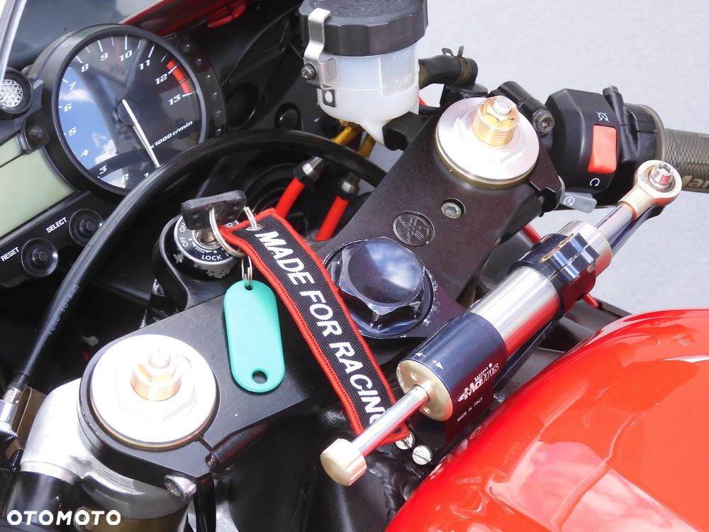Yamaha R1 - 27