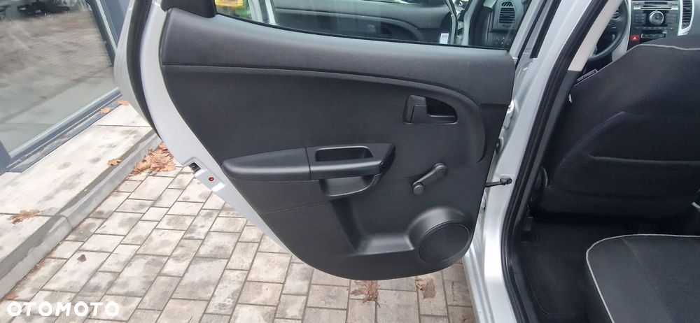 Kia Venga 1.4 CVVT Attract - 26