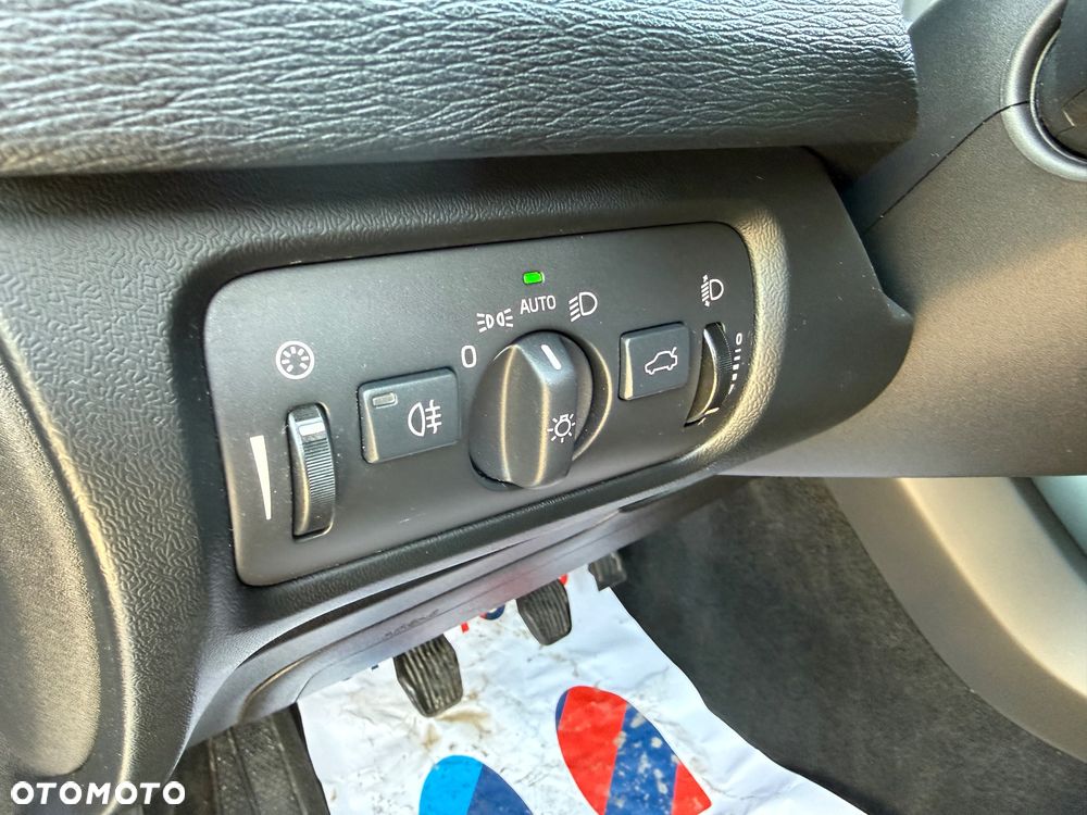 Volvo V40 D2 Kinetic - 20