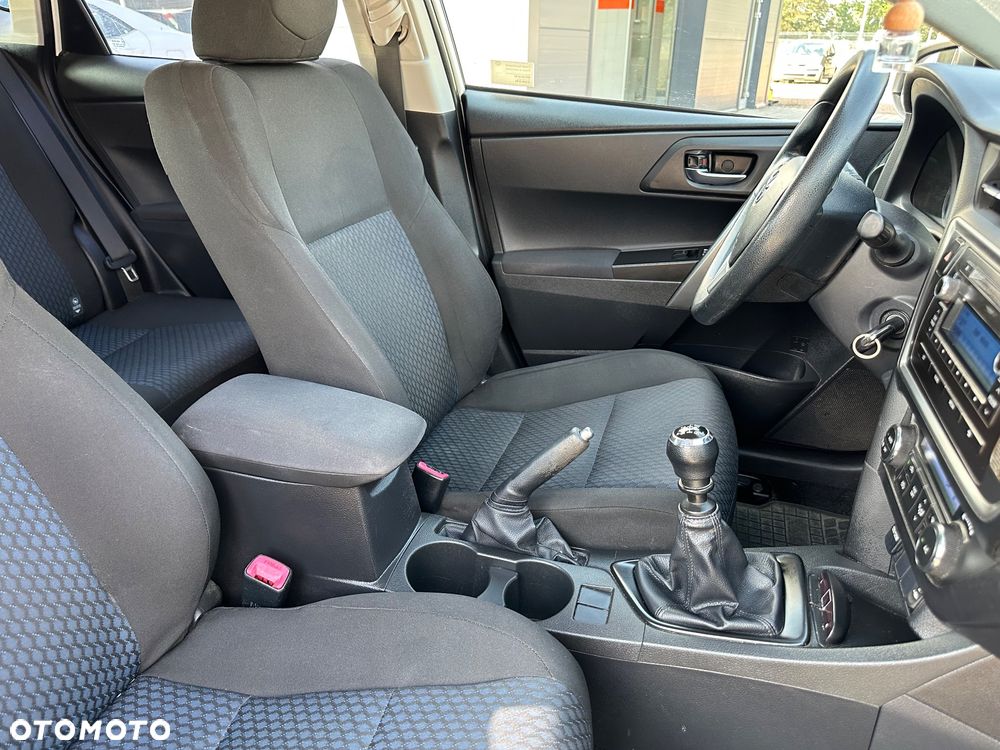 Toyota Auris - 21
