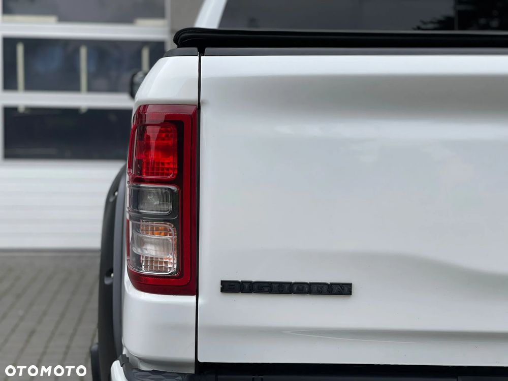 Dodge RAM 1500 5.7 4x4 - 17