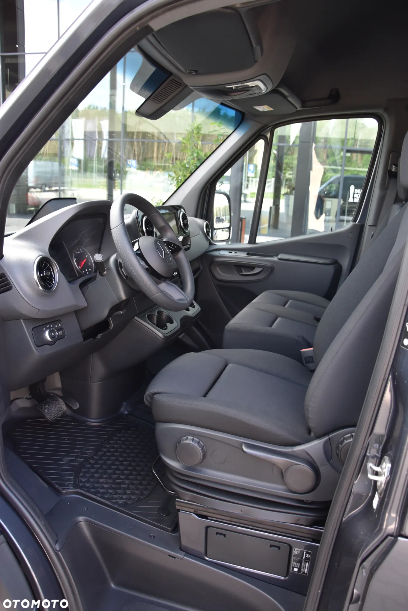 Mercedes-Benz Sprinter - 9