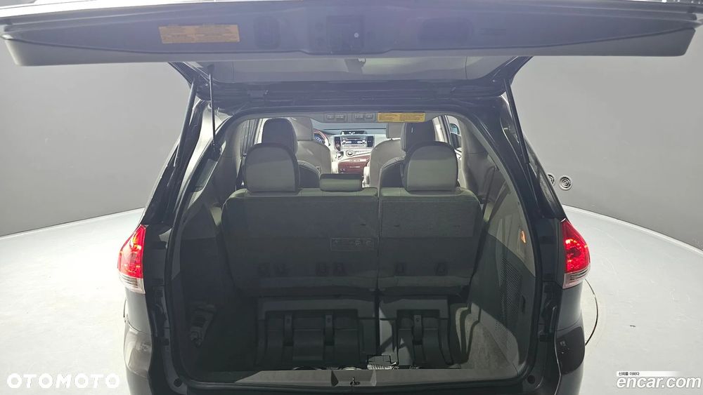 Toyota Sienna - 21