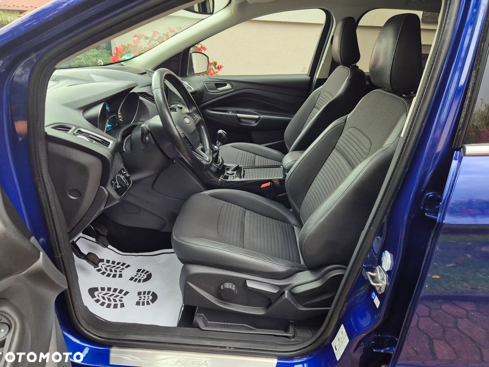 Ford Kuga 2.0 TDCi 2x4 Titanium - 17
