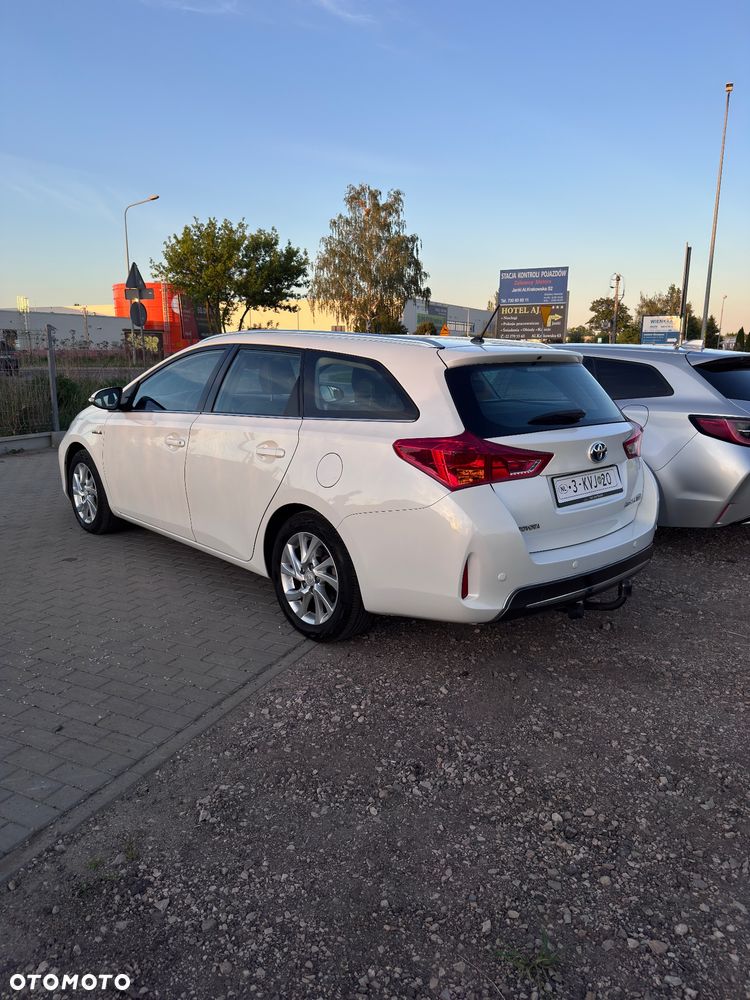Toyota Auris 1.8 HSD Luna - 3