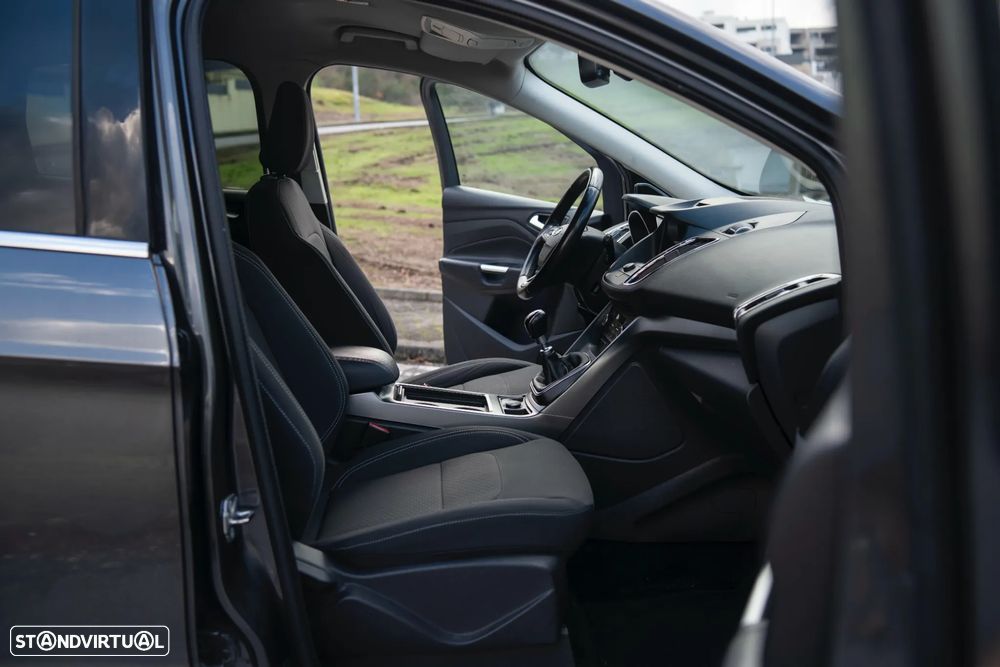 Ford Kuga 1.5 TDCi ST-Line - 21