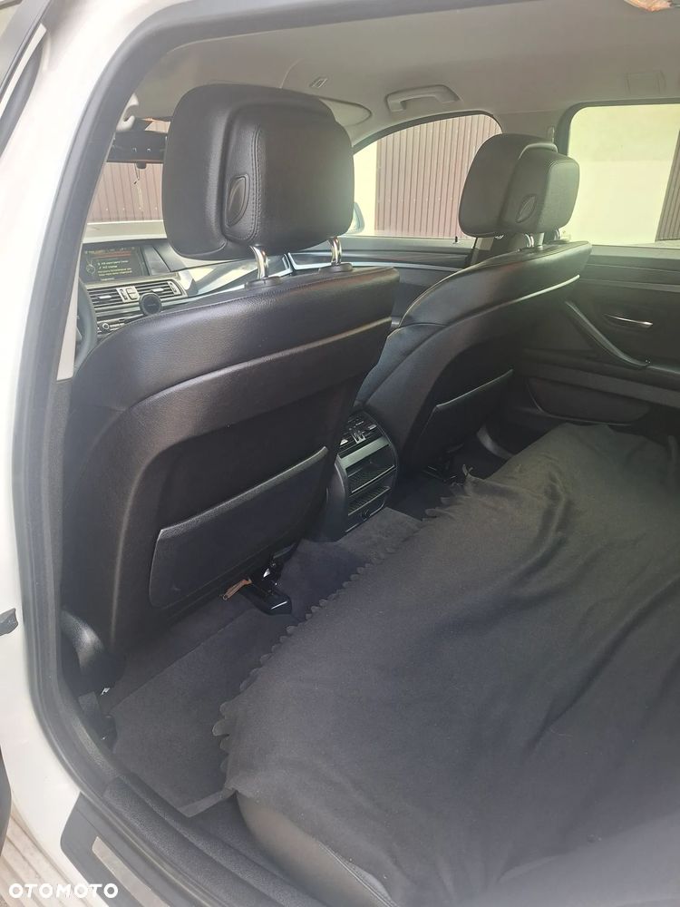 BMW Seria 5 525d xDrive - 6