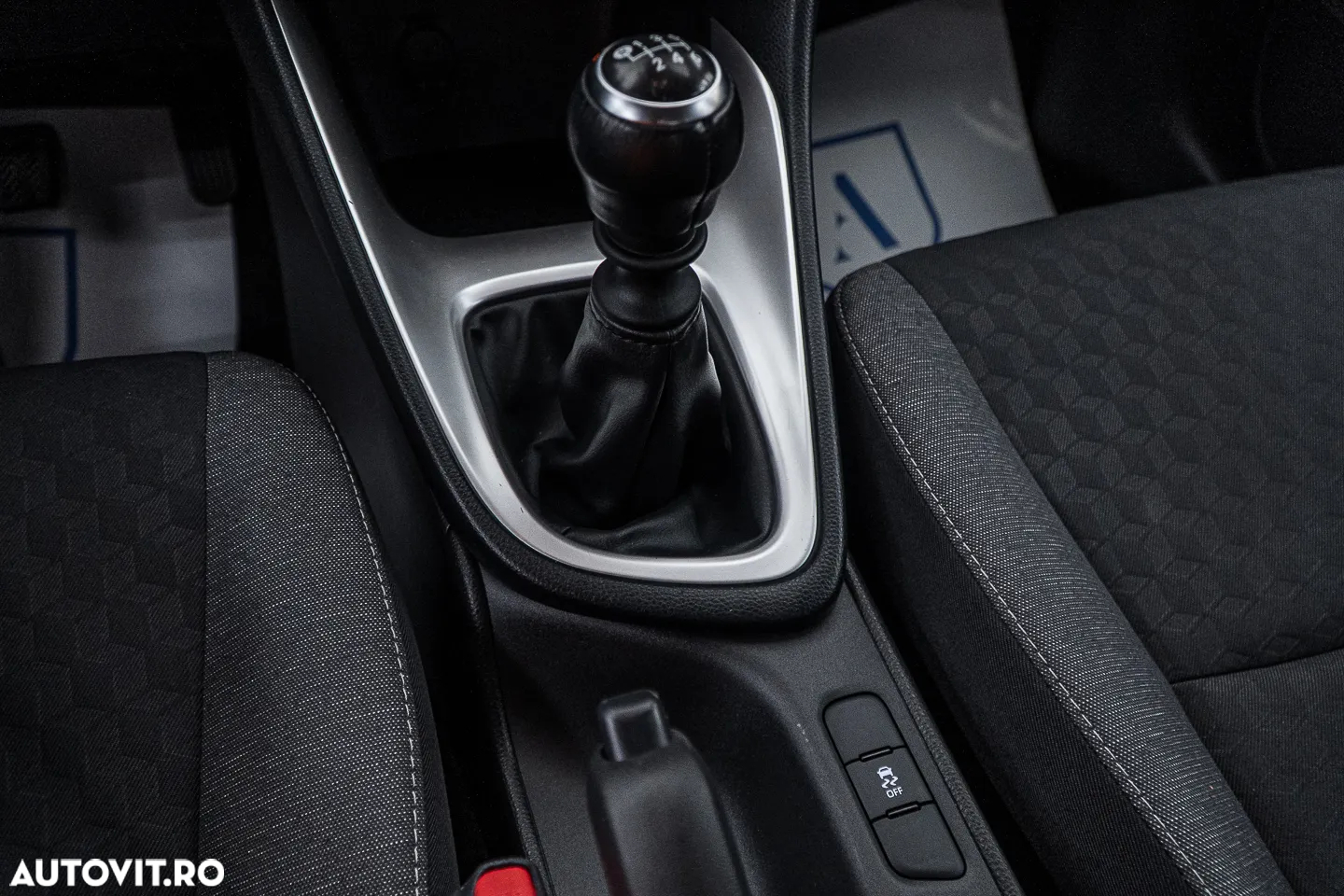 Toyota Yaris 1.5 L Dynamic - 21