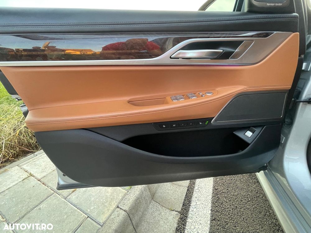 BMW Seria 7 750i xDrive - 6