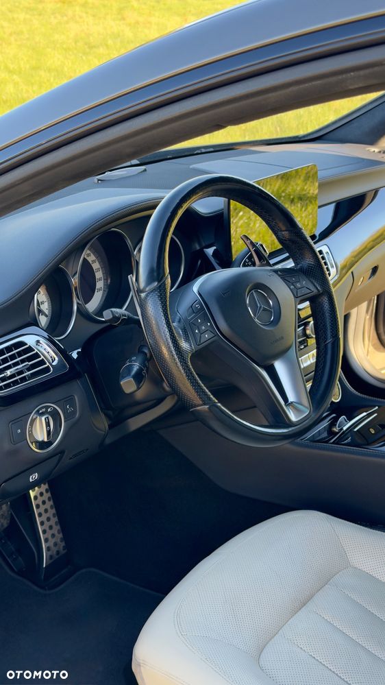Mercedes-Benz CLS 500 4-Matic BlueEff - 25