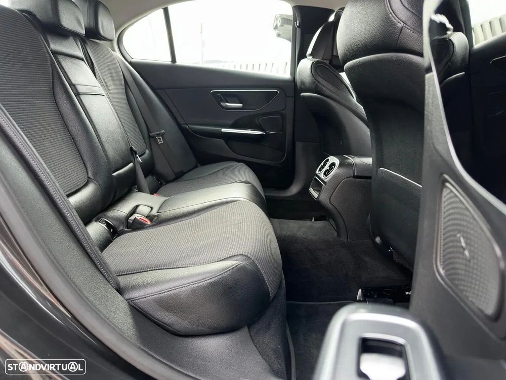 Mercedes-Benz C 220 — fotografia 22