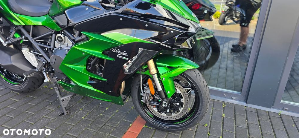Kawasaki H2 - 22