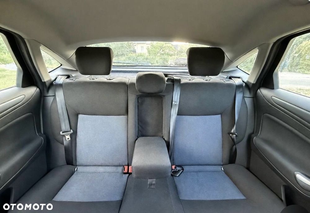 Ford Mondeo 2.0 Trend - 16