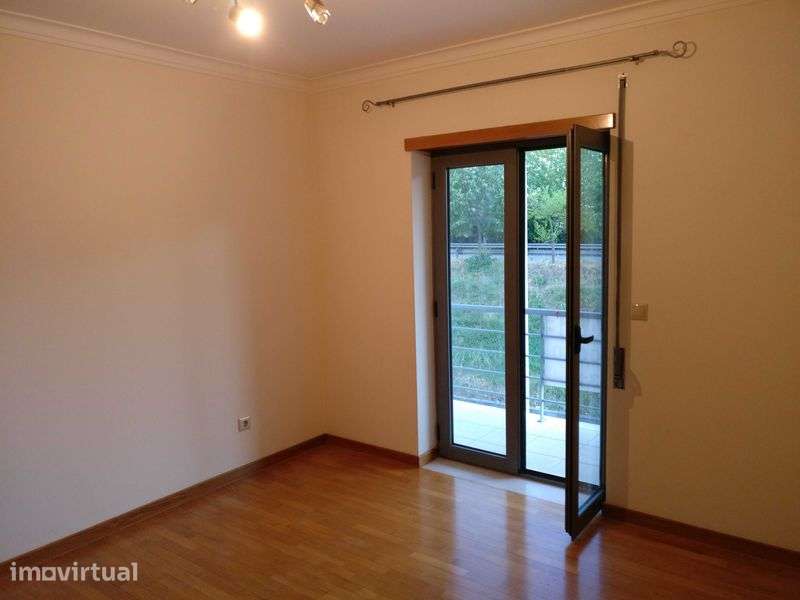 Vende-se moradia T3 centro de Pombal - Grande imagem: 4/10