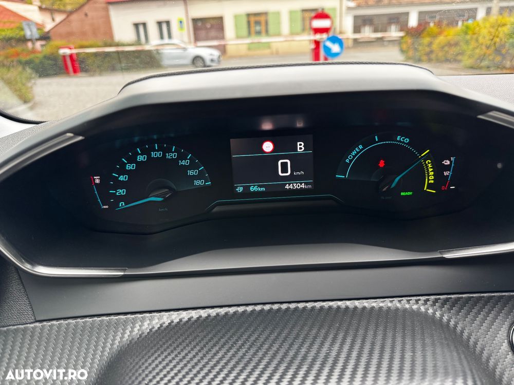 Peugeot 208 - 22