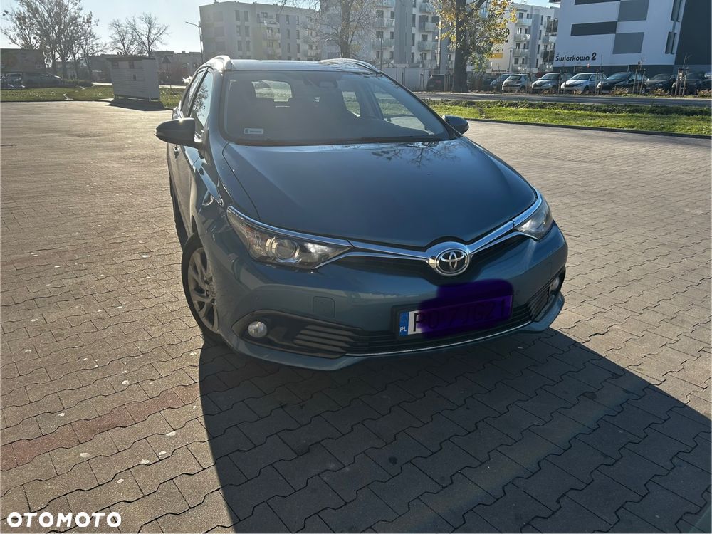 Toyota Auris 1.4 D-4D Premium - 4