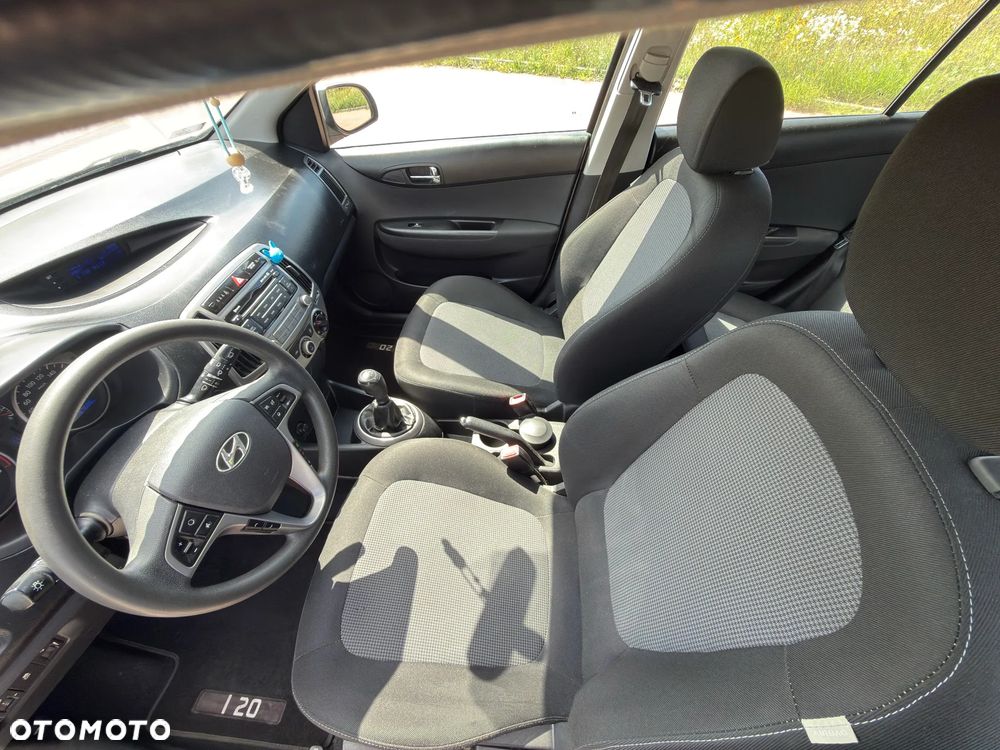 Hyundai i20 1.1 CRDi Style - 10