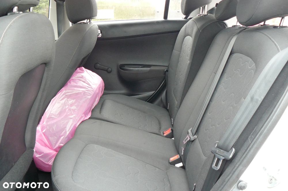 Hyundai i20 - 24